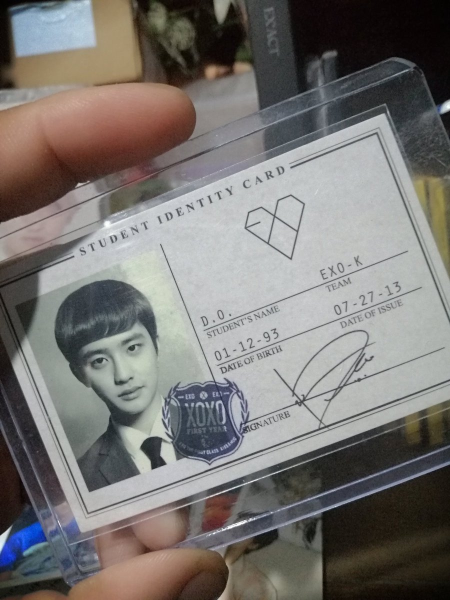 itseddison's tweet photo. Thank you @pyongpiang for these securely photocards plus a Tao NR postcard, pwede na akong makatulog ng mahimbing dahil nasa akin na yung XOXO IDCARD ni Kyungsoo 😂🐧 till next budol 🙏🏻 https://t.co/4sTuMrUy2o