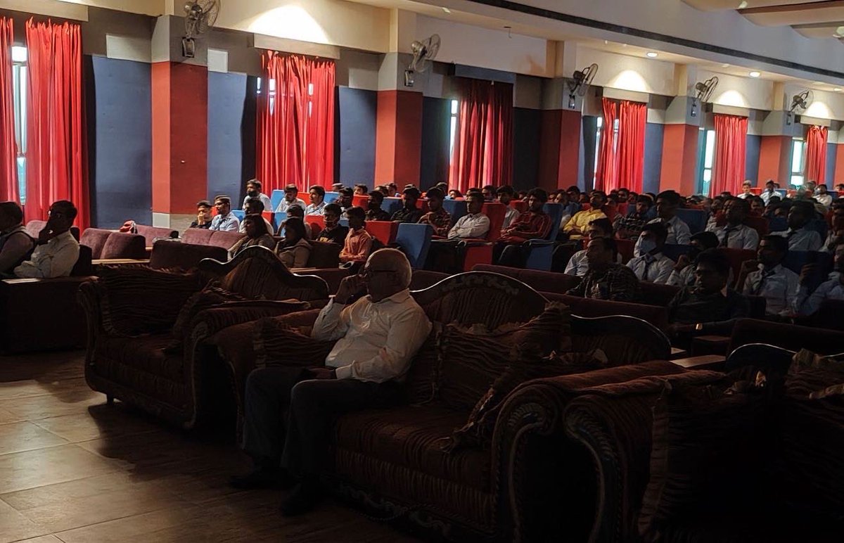 PreduliveF's tweet photo. #Technological_Innovation_for_drone_Industries_Emergence
The keynote guest speaker of the session is our team leader Mr. @ShivanshuDwiv14, Founder &amp; CEO, @PreduliveF.

@MoCA_GoI @DGCAIndia @AmberDubey_MoCA  @startupindia @IndiaDST @dite_up 

 #innovation #technology #dronesforall https://t.co/u53i69iUqD