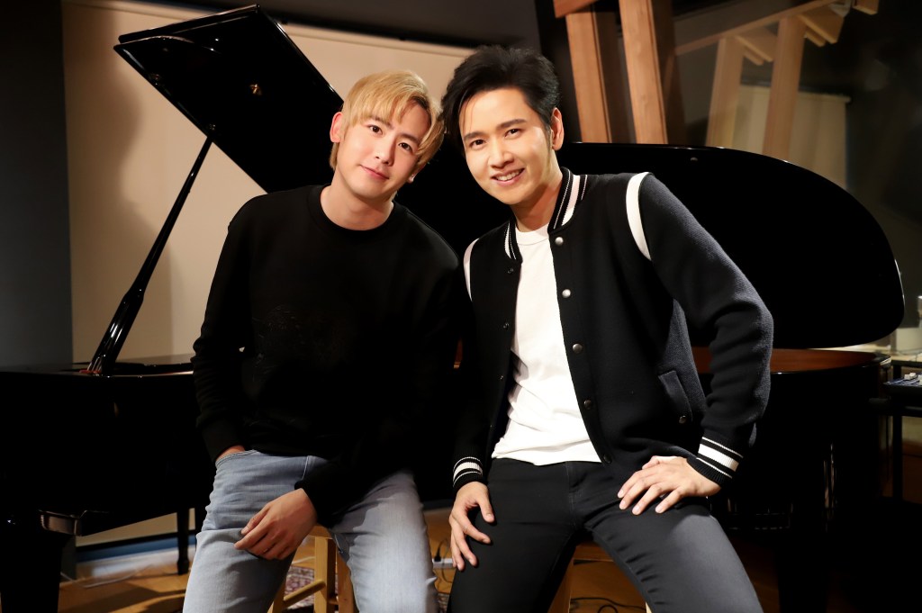 #TofuPOPHotTracks บ่ายโมงวันนี้ฟังเพลงไม่ควรพลาดที่ TofuPOPRadio.FM
🌟เพลงแนะนำพิเศษ #น่ารักอะไรเบอร์นี้ #NICHKHUN #2PM ร่วมงานกับ <a href="/torsaksit/">Saksit Vejsupaporn</a> 
วันนี้ #TofuPOPRadio นำมาเปิดให้ลองฟังกันเป็นพิเศษด้วย ส่วนใครอยากฟังบ่อยๆฟังและส่งคะแนนให้สองหนุ่มที่คลื่นเพื่อนบ้านเรา @hitz955