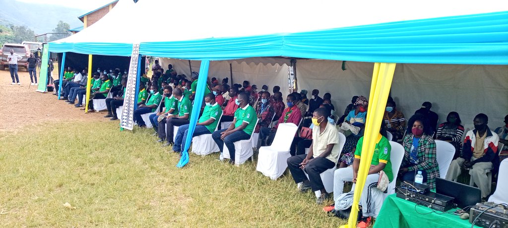 Muhangadis's tweet photo. #ECOBRIGADE ni umushinga ugamije guhanga #imirimo mu rubyiruko binyuze mu kubungabunga ibidukikije, ukaba ushyirwa mu bikorwa n'abafatanyabikorwa batandukanye barimo @YouthCultureRW, @EnvironmentRw, @RwandaLocalGov, @LODARwanda, Inkeragutabara, @UNDP_Rwanda na @KOICA_Rwanda. https://t.co/TAhRTilKHk