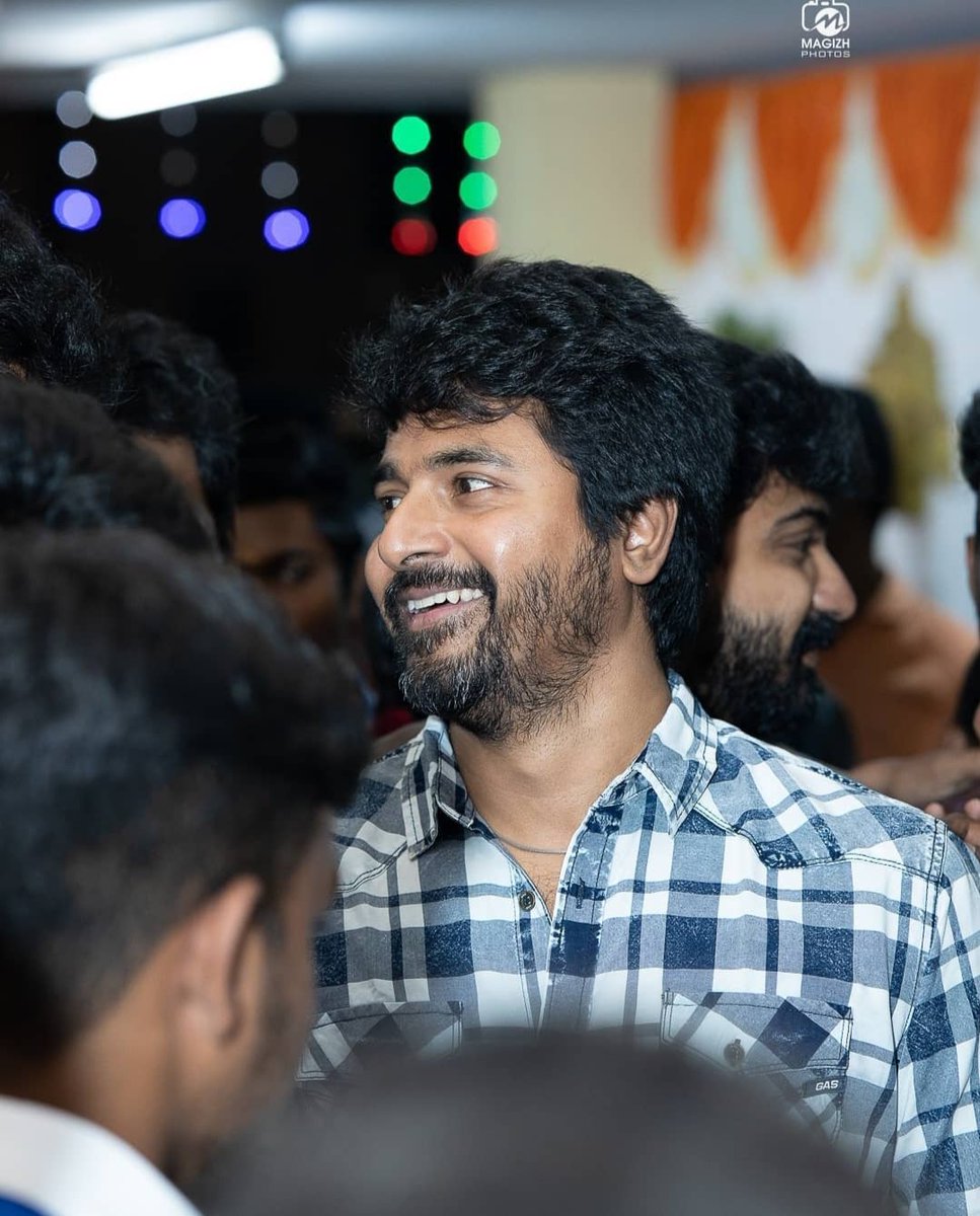 SK_Suwethaoff's tweet photo. #PrinceSK pic from #NNOR director's #Karthik wedding still 😍🤩 SK na 😍❤️🙈 https://t.co/Xb3TxP7WEJ