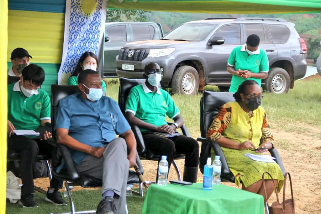 Muhangadis's tweet photo. #ECOBRIGADE ni umushinga ugamije guhanga #imirimo mu rubyiruko binyuze mu kubungabunga ibidukikije, ukaba ushyirwa mu bikorwa n'abafatanyabikorwa batandukanye barimo @YouthCultureRW, @EnvironmentRw, @RwandaLocalGov, @LODARwanda, Inkeragutabara, @UNDP_Rwanda na @KOICA_Rwanda. https://t.co/TAhRTilKHk