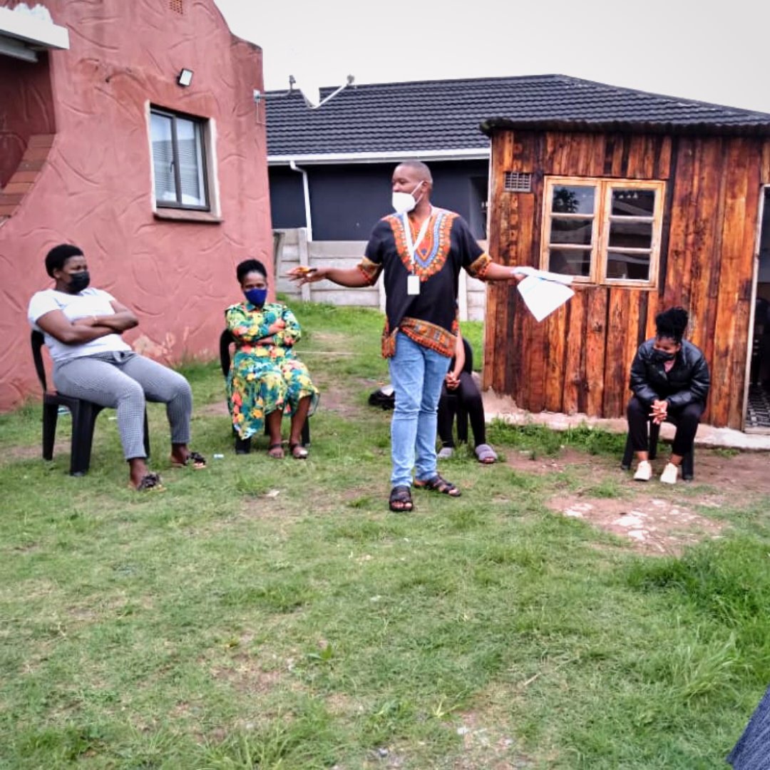 Mobilize_ZA's tweet photo. Today our team was in Clermont KZN for one of our vaccine workshops.
Let’s keep up the good work to #educateSA on the vaccine and stop a #fourthwave.
@YouthLabZA @equal_education @HealthZA @SECTION27news @SolidarityRSA @Bhekisisa_MG @SpotlightNSP @SA_AIDSCOUNCIL @miamalan https://t.co/rssYM2lUPp