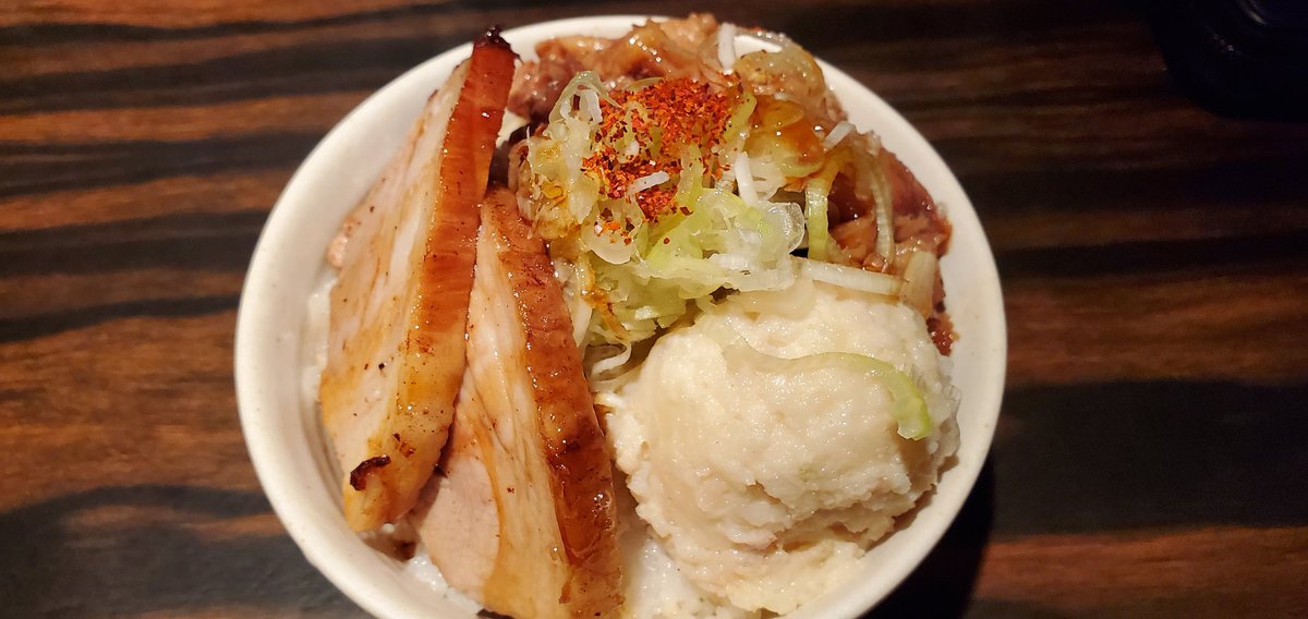 ramenlove122333's tweet photo. (麺)並木商事
味噌らーめん(日替わり500円)
並商ごはん
今日も腹パン幸せです!
げきおにうまし!
#並木商事
#HappyTeaTime
#東千葉 https://t.co/u4FCLbmoqt