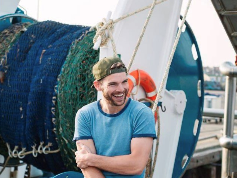 foodpioneers's tweet photo. Het zit de Nederlandse visserij ⛴ de laatste jaren niet mee. Hoe kan je als visserman of -vrouw standhouden in een speelveld met zoveel belanghebbenden? Schakel vanavond 20:30 in voor de livestream vanuit Food Forum. Link via: https://t.co/51cqZfvu8B https://t.co/OaC6c8YxvF
