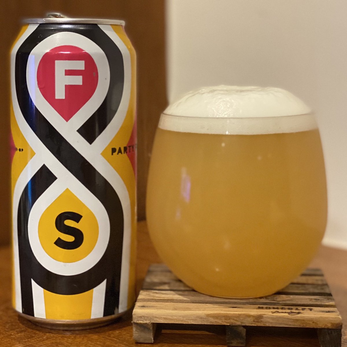 k97025's tweet photo. #craftbeer
#FairStateBrewing
#HazyIPA
#PartyForward https://t.co/ADmEFSRDPJ