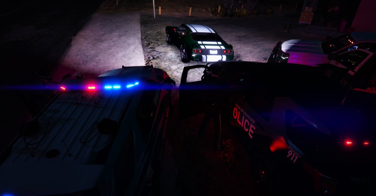 FutureStateRP's tweet photo. Apprehending a high-threat suspect tonight! Thanks to @GrapeseedPolice for getting the suspect into custody safely! ❤️ #FiveM #FiveMRoleplay #Roleplay #vMenu #GTARP #GTAVRP #GTA5RP #GrapeseedPoliceDepartment #BlaineCounty #PaletoBay #RealifeRP #DOJRP https://t.co/7h5VK2sQop