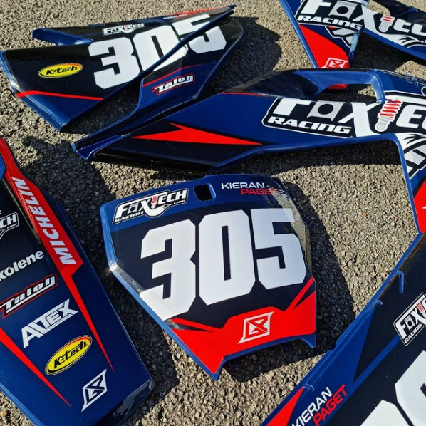 Something a little different for foxtech racing! We adapted their design to suit these navy plastics 👌🏻

📞01249 446347
🖥 gpgrafix.com

#gpgrafix #custom #graphics #mx #sx #motocross #supercross #customgraphics #custommxgraphics #mxgraphics #custommotocrossgraphics