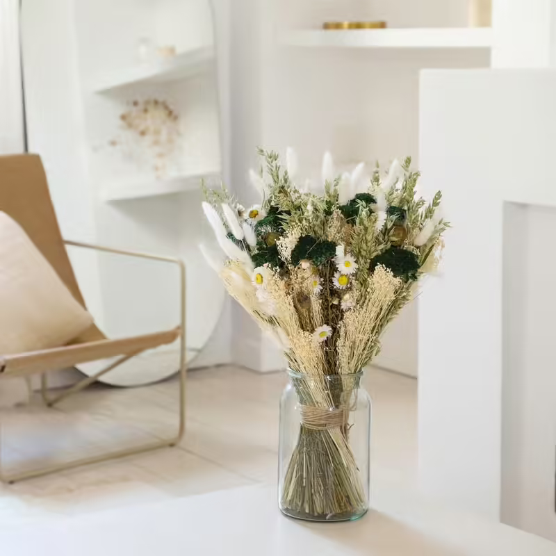 Interflora's tweet photo. Les fleurs séchées sont arrivées💐
Des bouquets colorés pour apporter du bonheur dans votre quotidien😊
RT et choisissez entre
💐Folie Pastel (pastel)
💐Dreamy Blue (bleu)
💐Happy Bohème (blanc)
💐Pink Fantasy (rose)
avec le #FleursSéchéesInterflora pour tenter de le remporter https://t.co/vabiAN7Xew