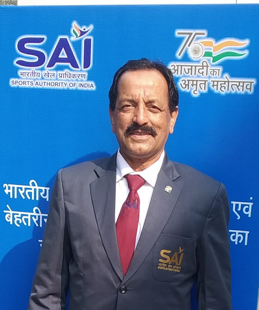 SAI_Dharamshala's tweet photo. @PritamS37272815 Ex. Volleyball Coach of NCOE Dharamshala was awarded at maiden 'SAI Institutional Awards' at New Delhi today.
#YourPrideOurPride
#SAIAwards https://t.co/rTRE12Xcde