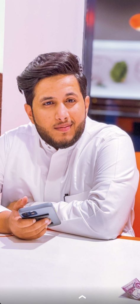 f_10y's tweet photo. انتظرونا الليلة المنشد #فهد_الشهري ضيف 
في #ديوانية_الواقع9 💫 https://t.co/QouWVp7t2K