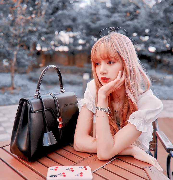 #Lisa nàng thơ của các sản phẩm xa hoa bật nhất các nước châu âu 🥰👍🏻👍🏻👍🏻♥️♥️