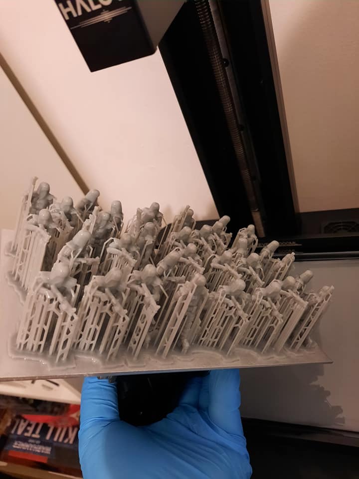 Halot3d's tweet photo. This spaceship is made by our HALOT-LITE Experience Officer, Jack Parker! 🚀

He thought "how can I use this Impressive build size and how much can I get on it", and here is what he found with HALOT-LITE Printer😊 https://t.co/6fWFFHYu7q