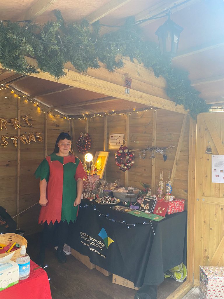PWLLCAVC1's tweet photo. Getting into the Christmas spirit on the Christmas market in the Hayes. Great effort from Vocational Access students this year ! 
#christmas #workskills #Enterprise #cavc https://t.co/VCvriM90TL