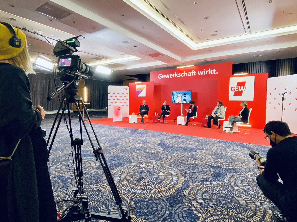 Andreas Keller (@akellergew) on Twitter photo Läuft … 🥳 @gew_bund #IchBinHanna #Aktivenkonferenz #Dauerstellen für Daueraufgaben <a href="/SebastianKubon/">Sebastian Kubon (stillgelegter Account)</a> <a href="/LadyBitchRay1/">Dr.in Reyhan Şahin</a> <a href="/MRegulin/">Martina Regulin</a> <a href="/ant_scholkmann/">Antonia Scholkmann</a> @DevilDoctoressa 👉 gew.de/dauerstellen Läuft … 🥳 @gew_bund #IchBinHanna #Aktivenkonferenz #Dauerstellen für Daueraufgaben <a href="/SebastianKubon/">Sebastian Kubon (stillgelegter Account)</a> <a href="/LadyBitchRay1/">Dr.in Reyhan Şahin</a> <a href="/MRegulin/">Martina Regulin</a> <a href="/ant_scholkmann/">Antonia Scholkmann</a> @DevilDoctoressa 👉 gew.de/dauerstellen