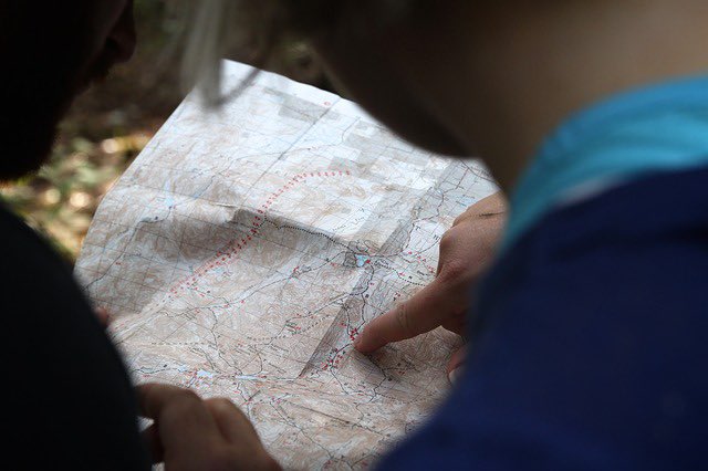 pompiersdugard's tweet photo. Le SDIS cherche un dessinateur pour son groupement prévisions. Cet(te)adjoint(e) technique possède au minimum un BTS géomatique et cartographe. Il ou elle maîtrise les logiciels dédiés. Le pompier volontaire apprécié. Le ou la candidate connait le milieu de la sécurité civile. https://t.co/Re81GCdhBf