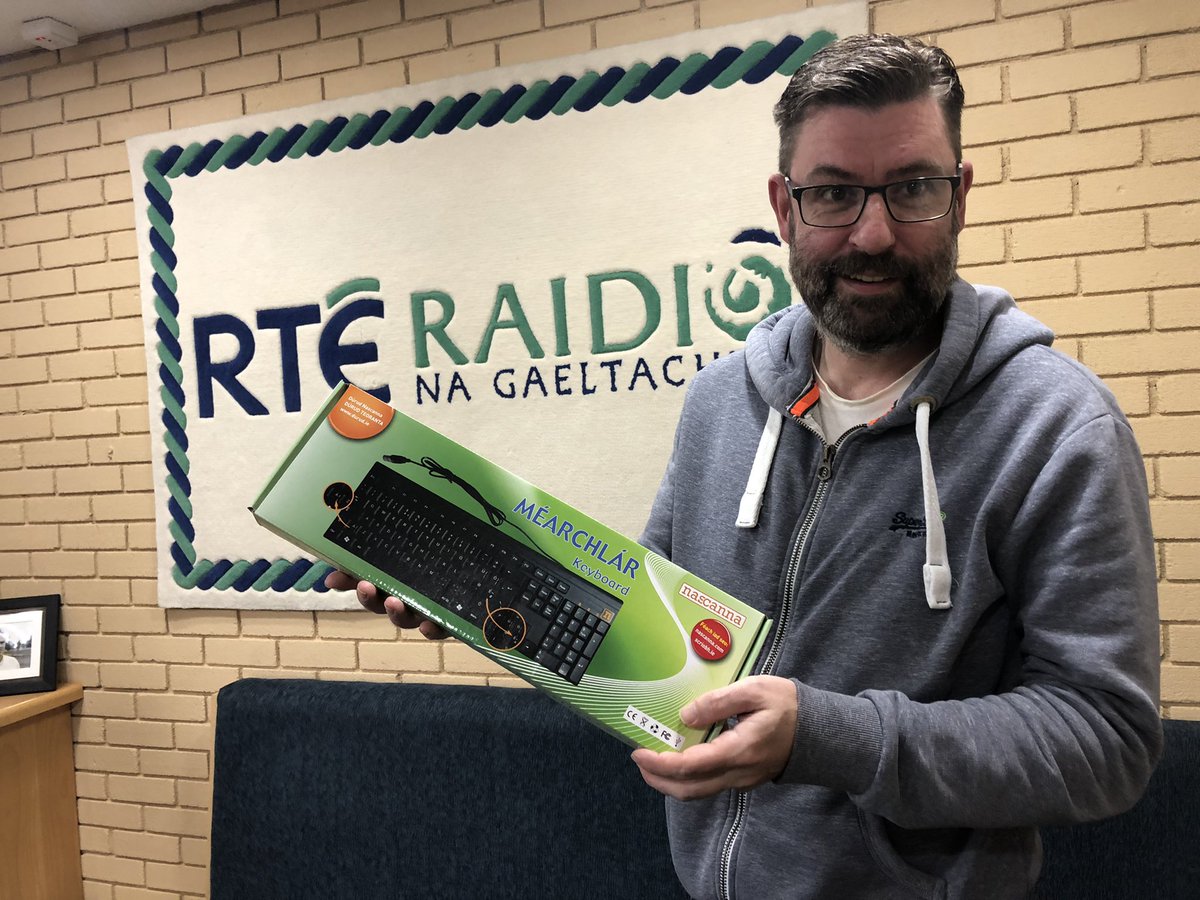 Ceann beag deas ag <a href="/andycaomhanach/">Fear na Ríomhairí</a> dúinn inniu. Méarchlár a dhéanann do chlóscríobh i nGaeilge níos fusa ÉÍÓÚÁ éíóúá … déan athghiolc le d’ainm a chur sa háta #gaeilge