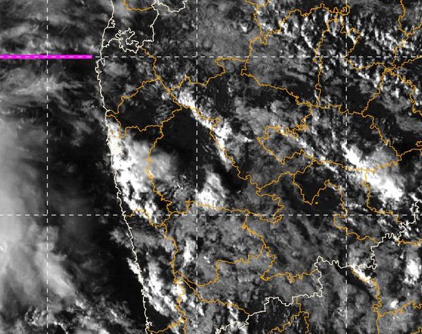 #punerains  
Purandar Baramati Mulashi pl watch for rains now