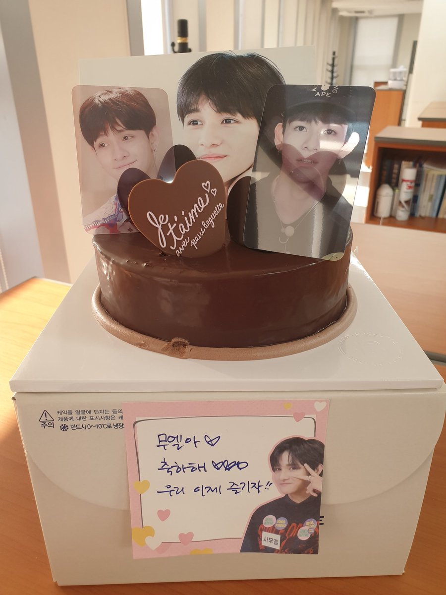 GkR9MOBOBCzSBiG's tweet photo. 무엘아 축하해!
@ksamuelofficial https://t.co/JTLfyvZlDh