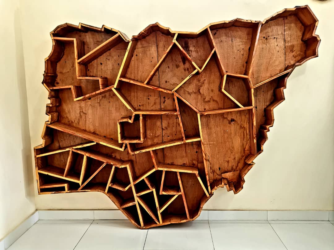 calebyung's tweet photo. Get this beautiful art to a new home.

Made from ogbobara wood.
Price is 1,150,000
Stands at 7", smaller sizes available and too can be made upon request
Please retweet https://t.co/UkgZbo4blr