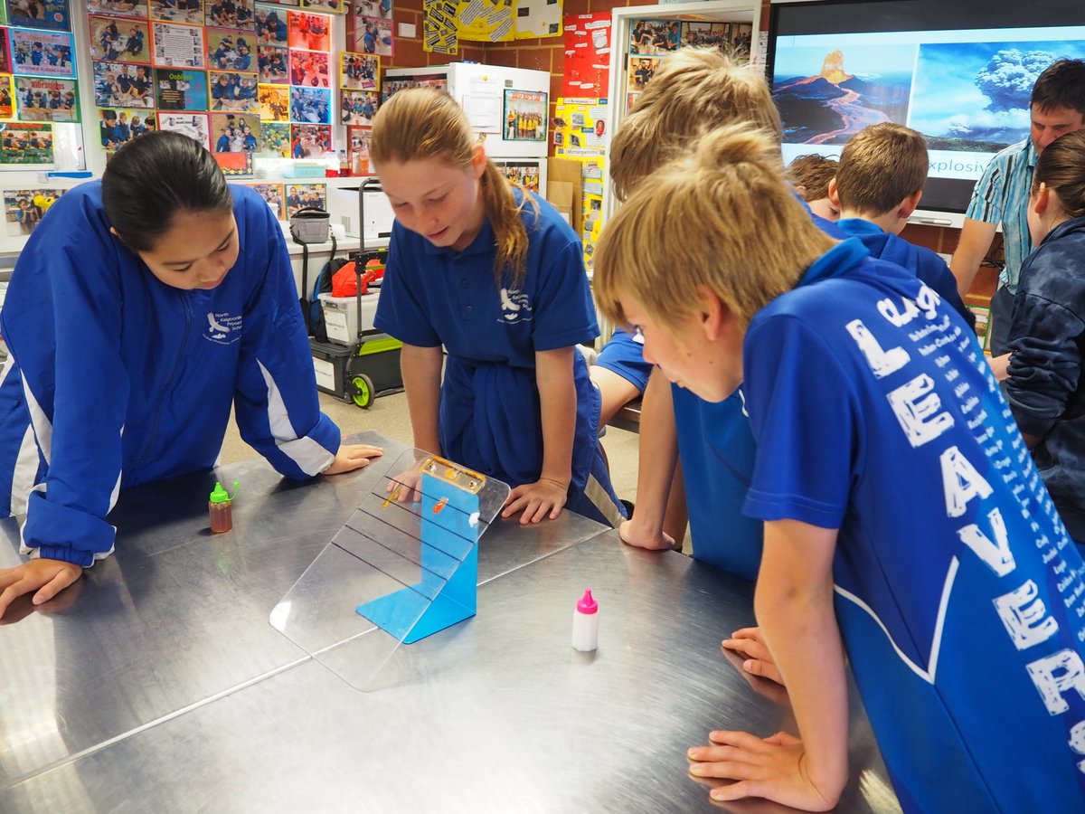 EarthScienceWA's tweet image. Flashback Friday! Last Friday we had great pleasure spending our last day in Kalgoorlie at North Kalgoorlie PS. Students investigated the viscosity of different materials, chemical composition of some WA rocks, &amp;amp; made ammonite fossils. #KalgoorlieEngagement thanks to @MinResWA