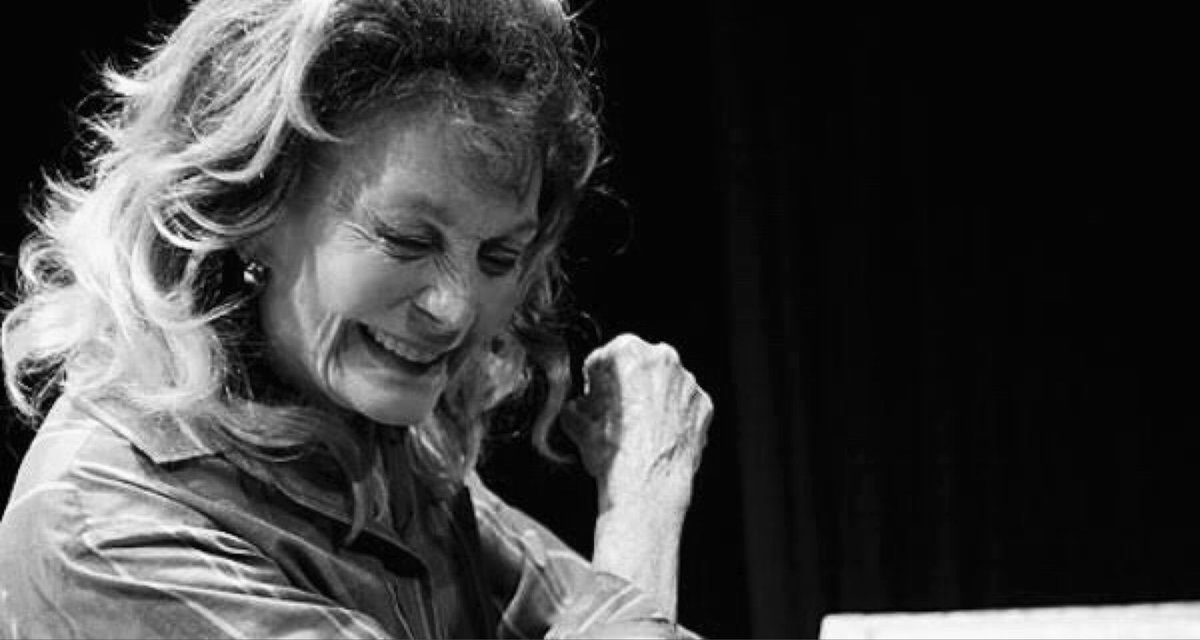 Türk tiyatrosunun duayen sanatçılarından Yıldız KENTER’i vefatının 2. yılında sevgi, saygı, özlem ve rahmetle anıyoruz.

#İBB #ŞehirTiyatroları
#YıldızKenter