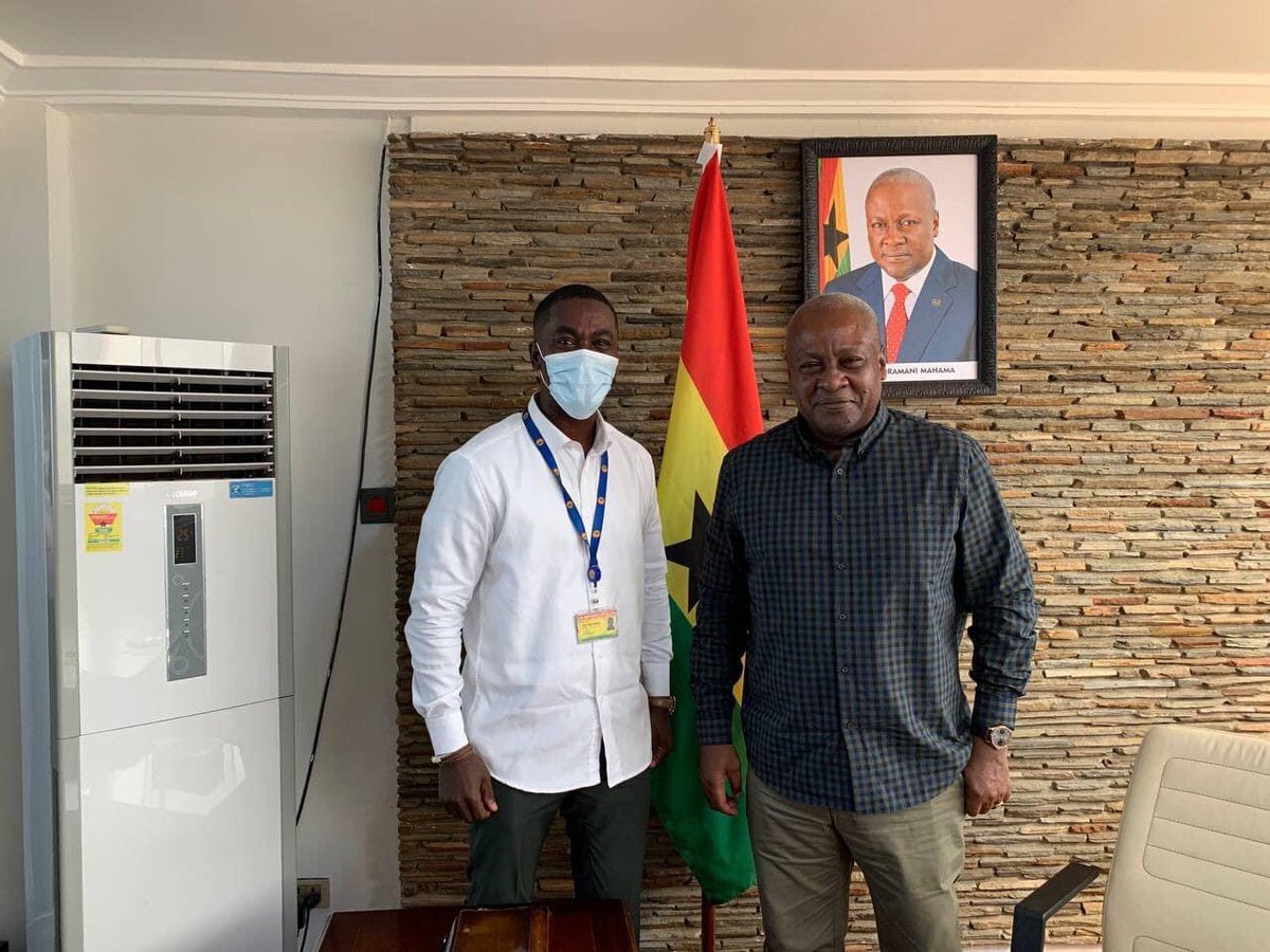 TeddyNanaYaw's tweet photo. 1/2
Yesterday, I paid a courtesy call on Ghana's former president and the affable political icon, H.E. John Dramani Mahama. The essence of my visit was to officially open up the Ayensuano constituency to him; seeking his guidance, input and counsel in that regard. https://t.co/l7HWf6BMpU
