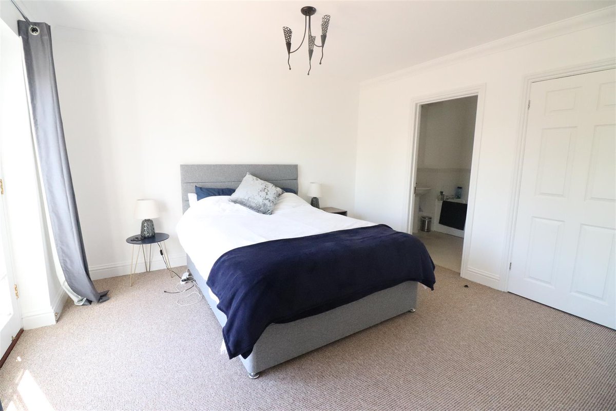 dpsestatesltd's tweet photo. ** 3 BEDROOM HOUSE FOR SALE **
 
DPS Estates are delighted to offer this rare opportunity to purchase a fantastic modern three bedroom townhouse set over three floors and situated within the popular village of Trowse. 
 
Find out more about this property. https://t.co/xl9aAdMaSL https://t.co/Bz2cFXETxr