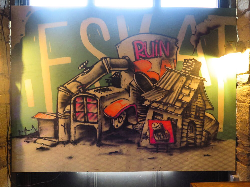 zerbihancok's tweet photo. Nantes, Eskat. #nantes #graffiti #streetart #ruinbar https://t.co/K6h0LerGtq