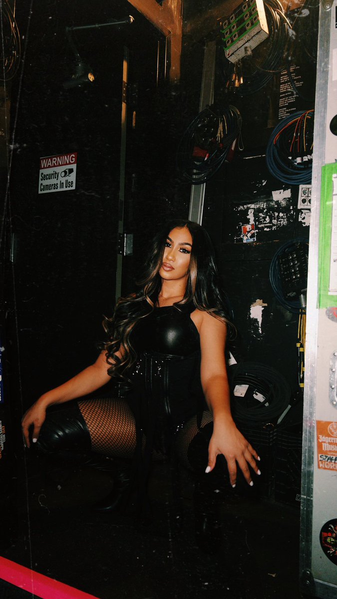 queennaija's tweet photo. give you a taste of your own medicine 🖤 https://t.co/BfwZDWzJVI