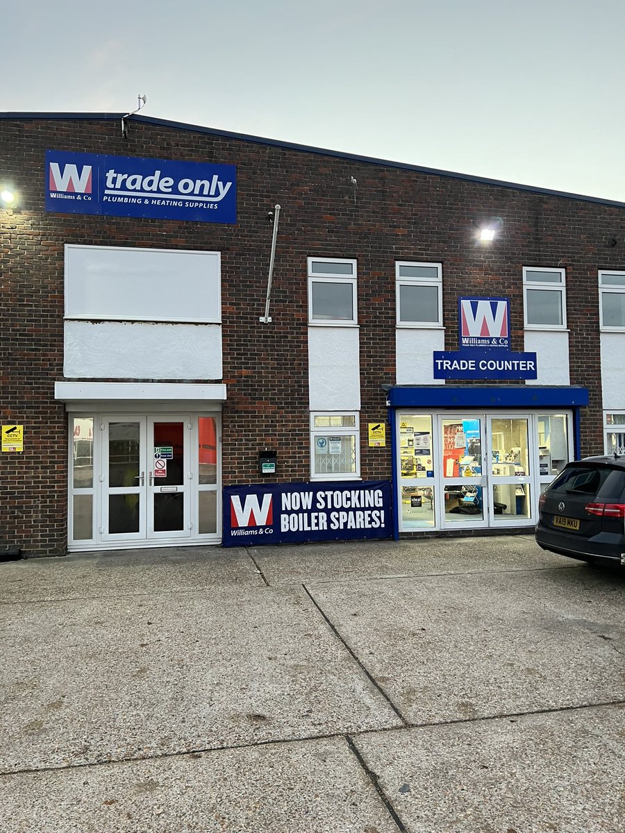 LG_DanDeakin's tweet photo. Another day, another south coast city!! Come see me in @Williams_Co Portsmouth this morning and see the full @baxiboilers @MainHeating range! Did I say we have an a amazing promo on at the moment? #3for300 https://t.co/nvz2LG7g1v