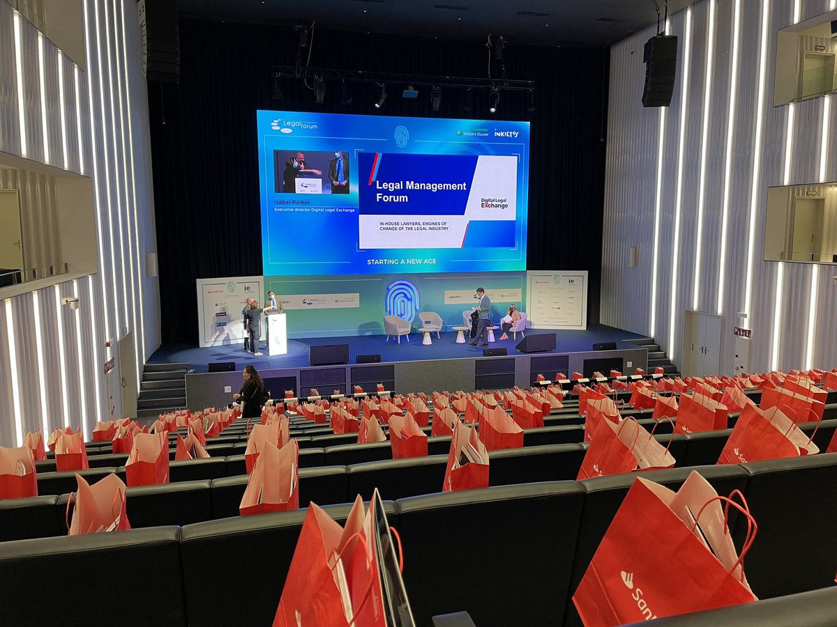 manolohu's tweet photo. Todo preparado para el #LegalForum21. En unos minutos arranca el mejor evento legal del año #FundacionWK @Inkieto5 @WoltersKluwerEs https://t.co/adv1LPDMiv