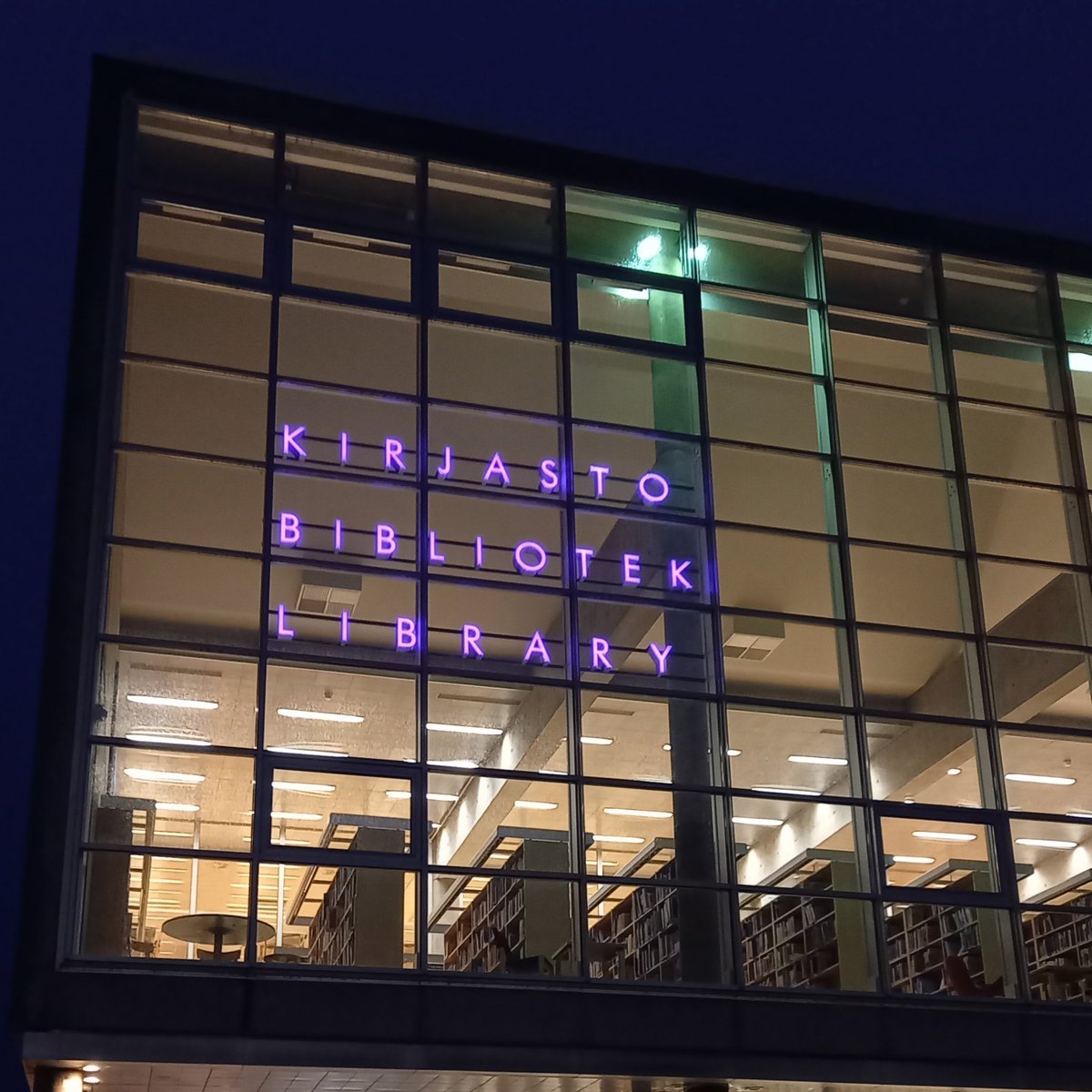 oulunkirjasto's tweet photo. TΓ€nÀÀn 17.11. on maailman keskoslasten pΓ€ivΓ€, jonka kunniaksi valaisemme Oulun pÀÀkirjaston kyltin violetiksi. Violetti on keskosuuden vΓ€ri. π
Lue lisÀÀ: https://t.co/57yNKfkZ5F @keskosperheet π #Oulu #kirjasto #WPD21 #keskoslastenpΓ€ivΓ€ #WorldPrematurityDay https://t.co/zX5Br6rDqZ