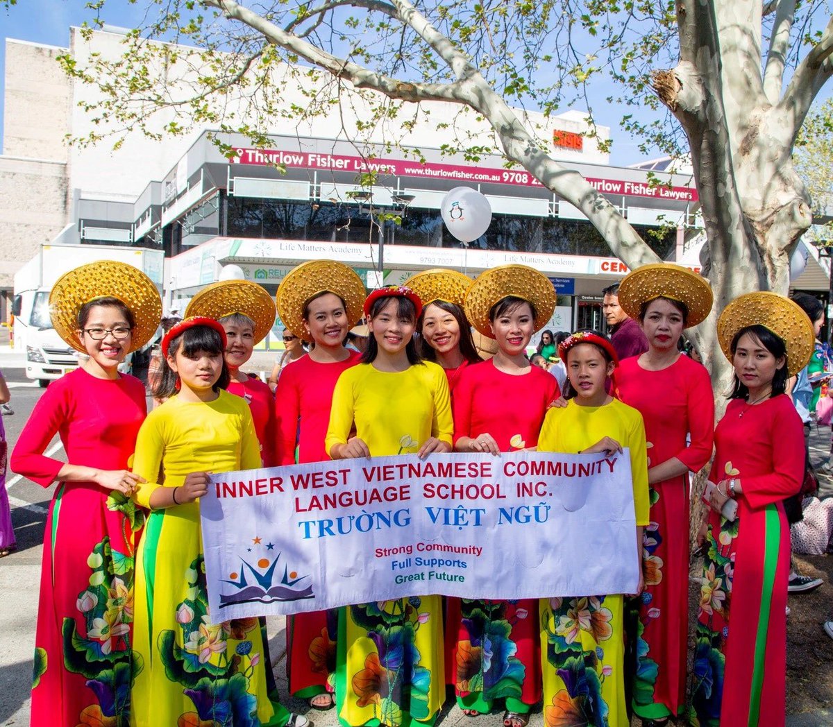 Language on the Move (@lg_on_the_move) on Twitter photo Cùng giữ Tiếng Việt: Bố mẹ có đơn thương độc mã khi giữ tiếng Việt cho con?
Keep Vietnamese together: Are parents alone when keeping Vietnamese for their children?
Dr Van Tran reporting about last week's #ICCHLE21 <a href="/SydneyInstitute/">Sydney Institute for Community Languages Education</a> for <a href="/SBS/">SBS Australia</a>
sbs.com.au/language/vietn… Cùng giữ Tiếng Việt: Bố mẹ có đơn thương độc mã khi giữ tiếng Việt cho con?
Keep Vietnamese together: Are parents alone when keeping Vietnamese for their children?
Dr Van Tran reporting about last week's #ICCHLE21 <a href="/SydneyInstitute/">Sydney Institute for Community Languages Education</a> for <a href="/SBS/">SBS Australia</a>
sbs.com.au/language/vietn…