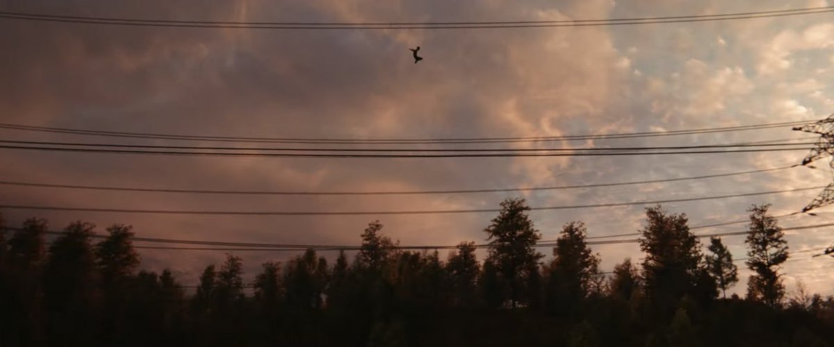 ArchBuhardilla's tweet photo. Como en este plano de 'Spider-Man: No Way' estén en verdad los Spider-Man de Tom Holland, Andrew Garfield y Tobey Maguire balanceándose, mientras suena un tema que unifique los tres temas principales de la BSO de cada Spider-Man, voy a tener que salir en camilla del cine. https://t.co/IPwtLXWI7z