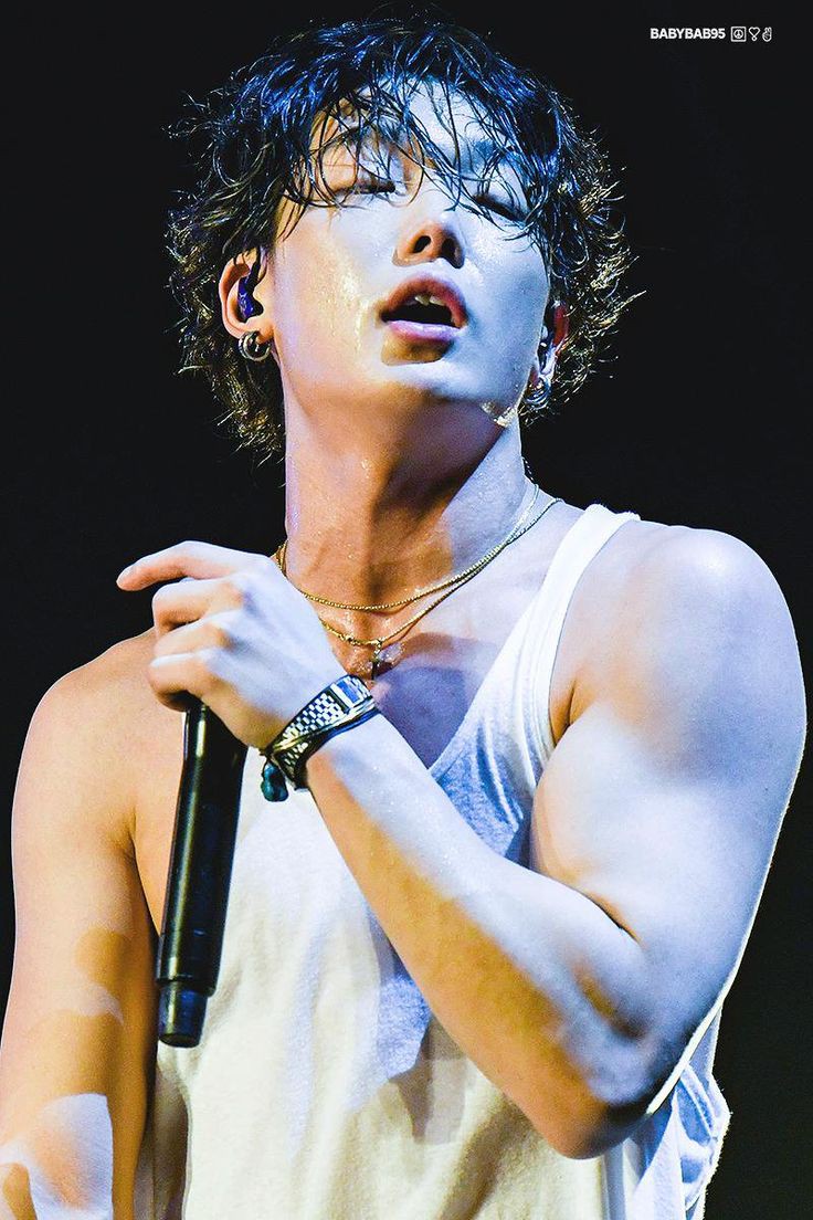 jwkfeed's tweet photo. a thread of 190421: Skechers Sundown Festival 2019 bobby bcs we miss him

#바비 #バビ #BOBBY #iKON https://t.co/kXIWS00vRD