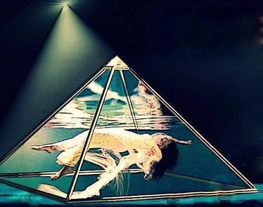 PhibesForever's tweet image. #FOREVERPHIBES  The brand NEW Dr. Phibes film starring #MalcolmMcDowell as #DrPhibes! our pages today and become a #DrPhibesPhan forever. Visit  facebook.com/FOREVER.PHIBES #ForeverMission #LadyPhibes #Sophie