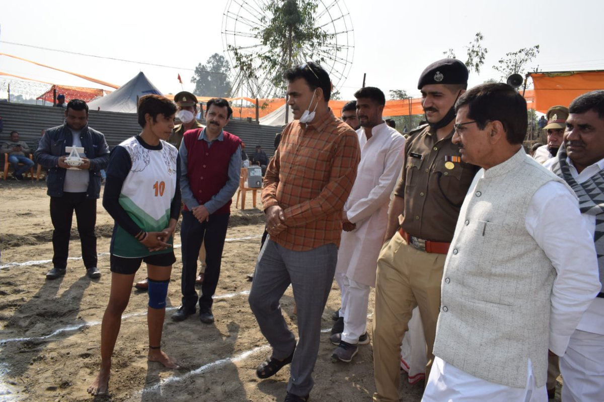 DmMuzaffarnagar's tweet photo. तीर्थ स्थल शुक्रताल में आयोजित कार्तिक पूणिमा गंगा मेले के अवसर पर कबडडी प्रतियोगिता का  जिला पंचायत अध्यक्ष एवं @AbhishekYadIPS  साथ फीता काटकर शुभारम्भ् किया गया। खिलाडियों का उत्साहवर्धन कर पुरस्कार वितरित किये।
@ChiefSecyUP @homeupgov https://t.co/E17oEpFHaO