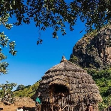 DaSafaris's tweet photo. With age comes wisdom, With travel comes understanding!    Visit karamoja with #Downdaroadsafaris 
#travelnow https://t.co/dSGA6FOh6G