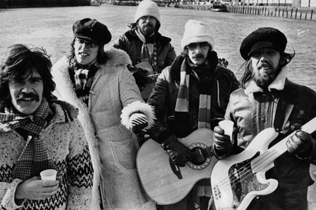 moodyman1956's tweet photo. Born #OnThisDay 17th November 1947 Rod Clements, guitarist, singer-songwriter and multi-instrumentalist. He formed the folk-rock band Lindisfarne with Alan Hull in 1970.
https://t.co/p4eRFyTn2d
https://t.co/EB9nwDVsOO Meet Me On The Corner #RodClements #Lindisfarne https://t.co/RhvzG8Nvyr