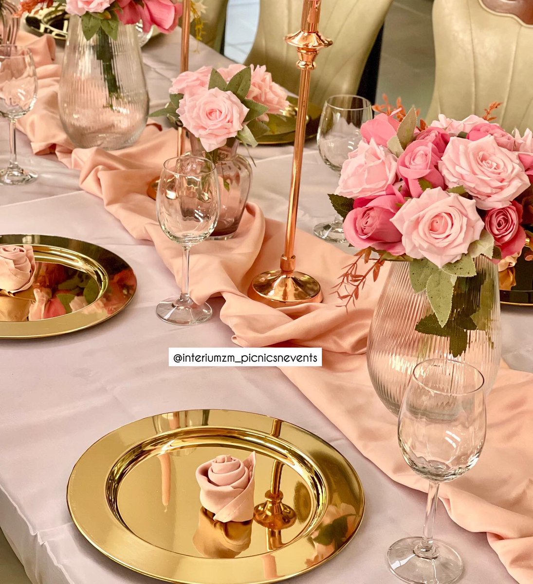 InteriumZ's tweet image. A surprise lunch for a loved mama 💖💖 
Call or WhatsApp 0973562053 for all your queries and bookings. 
#ZedTwitter