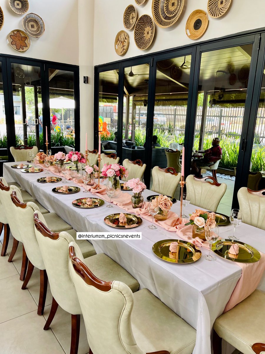 InteriumZ's tweet image. A surprise lunch for a loved mama 💖💖 
Call or WhatsApp 0973562053 for all your queries and bookings. 
#ZedTwitter