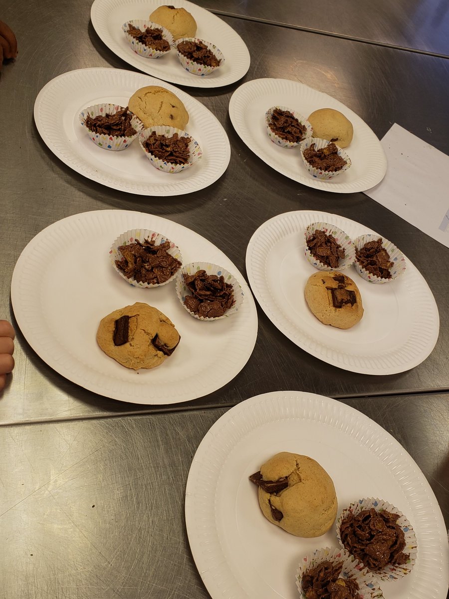 StJamesIDerby's tweet photo. Cookies!!!🍪🍪😋😋 #BakingClub https://t.co/7AIdvomCoI