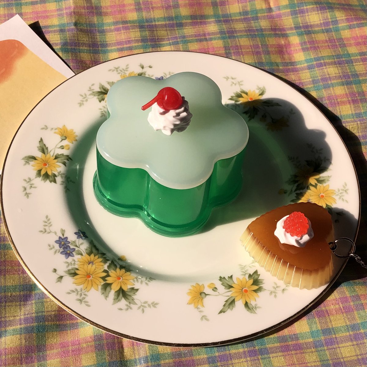 kidultnineteen's tweet photo. 푸딩&amp; 메론소다 보관함🍮
그리고 초콜릿 사이즈 푸딩 키링! https://t.co/jyAobcRdue
