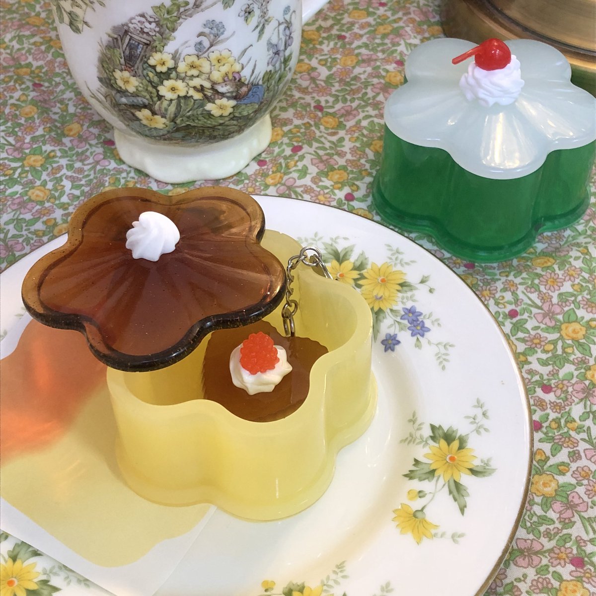 푸딩&amp; 메론소다 보관함🍮
그리고 초콜릿 사이즈 푸딩 키링!