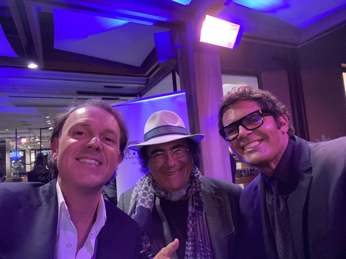 a_dimaso's tweet photo. Mi sento a casa quando partecipo ad eventi di ⁦@AFI_IT⁩ con ⁦⁦@sergiocerruti⁩ perché si respira aria di buona musica! #assolombarda #albano #fragolarecords https://t.co/tTFgNo8HSG