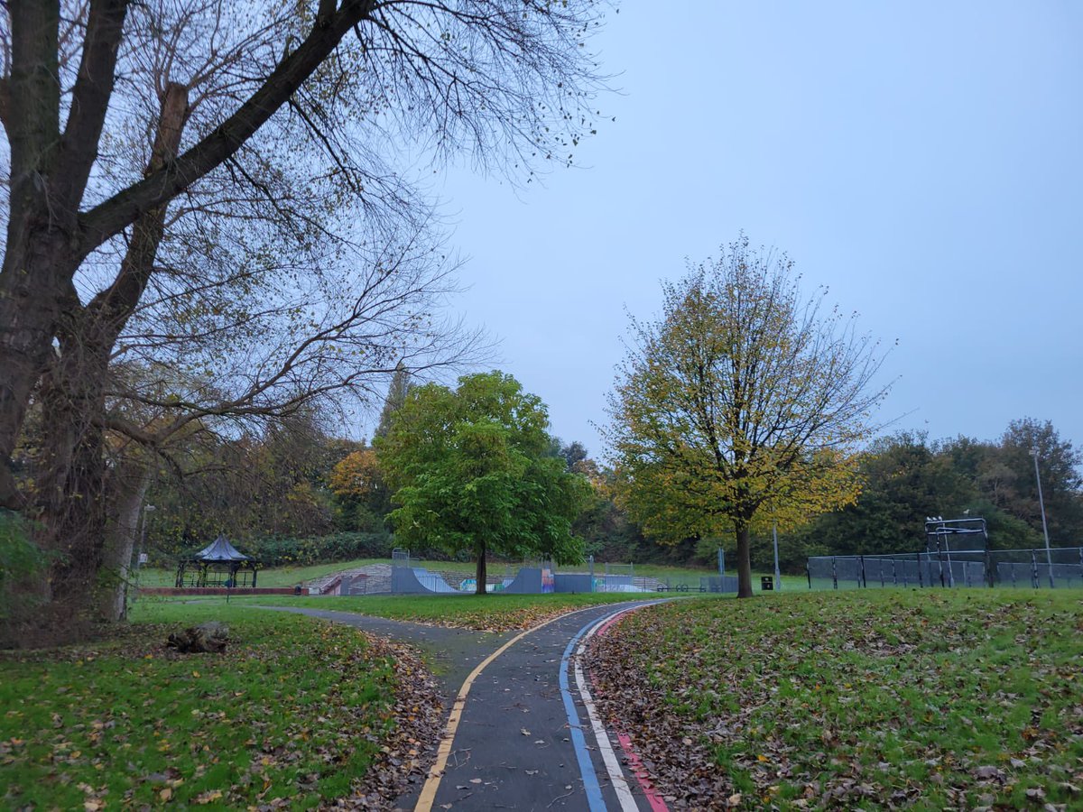 georges_park's tweet photo. Morning all. Don’t forget to make use of your parks this autumn 🍂 https://t.co/Yd9GMpKSUY