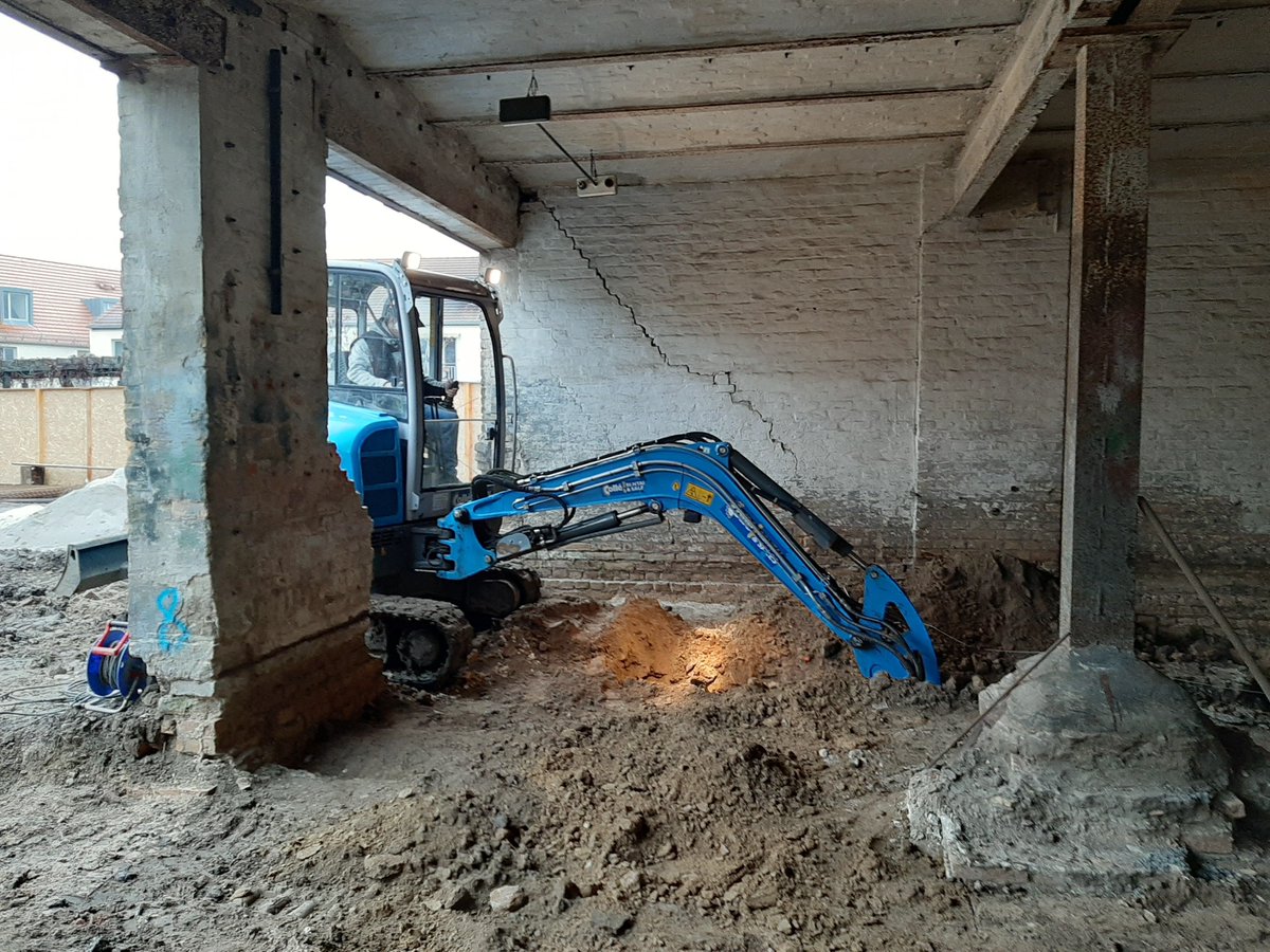 📸 Oplossingen voor alle grondverzetwerkzaamheden 💙

#huurblauw #grondverzet #graafmachine #minigraver #minigraafmachine