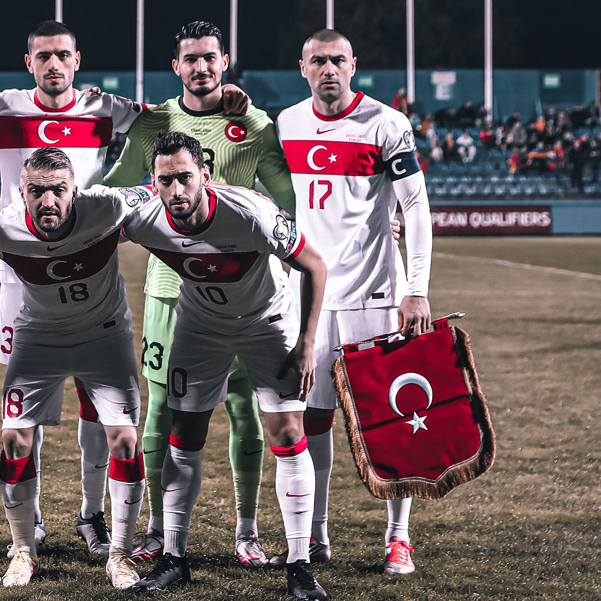 Play-off'a yükselmiş Milli Takım fotoğrafları. 😉👇🏻