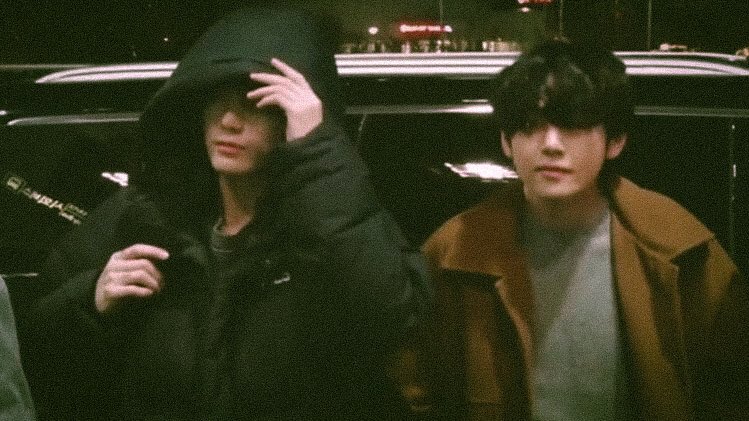 _prodkv's tweet photo. the brown and black duo ♡ https://t.co/Z5ZJAGr7JY
